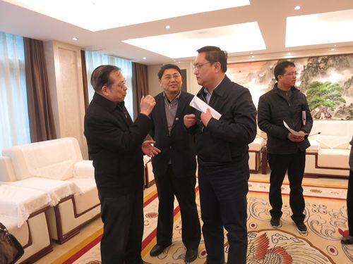 重慶銅梁區區委書記陳勇與我院國家高新區調研組專家親切會晤