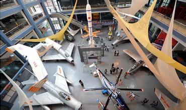 鼓勵(lì)引導(dǎo)社會(huì)、金融資本投入航空產(chǎn)業(yè)