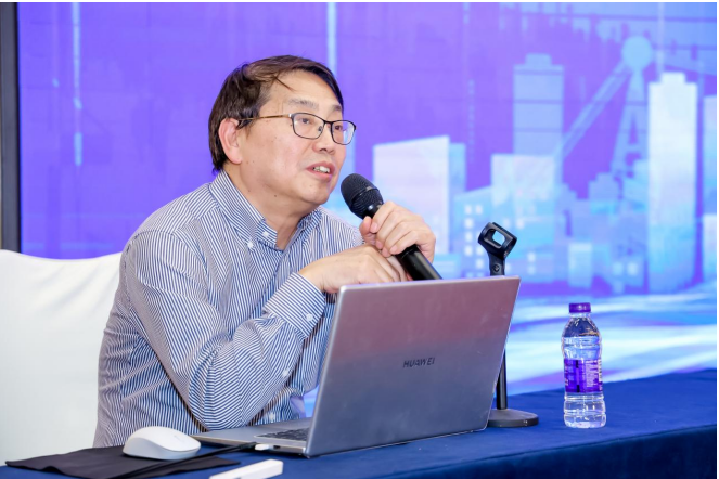 李文輝院長(zhǎng)獲聘湖南省產(chǎn)業(yè)集群高級(jí)專家，暢談湖南省集群培育工作三個(gè)“全國(guó)之首”