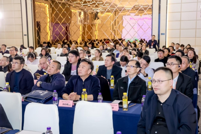 李文輝院長(zhǎng)獲聘湖南省產(chǎn)業(yè)集群高級(jí)專家，暢談湖南省集群培育工作三個(gè)“全國(guó)之首”